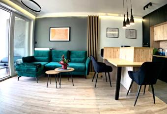 Loftowe UkieLove has Balcony rooms