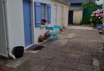 L   lot    la Baule Homey Home s allows 18 year olds to book a room