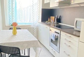 Monteurwohnung/ Handwerkerwohnung/ Monteurzimmer allows 18 year olds to book a room