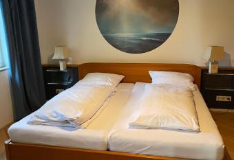 Ruhige Ferienwohnung in der Stadtmitte has Balcony rooms