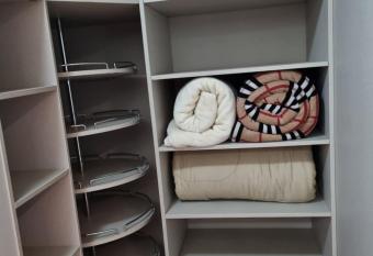 Mans  o no centro de S  o Roque a 60km de SP has Balcony rooms