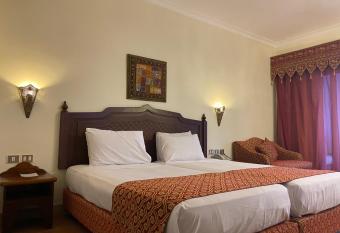 Harem Deluxe Queen ~ Sharm El Sheik allows 18 year olds to book a room