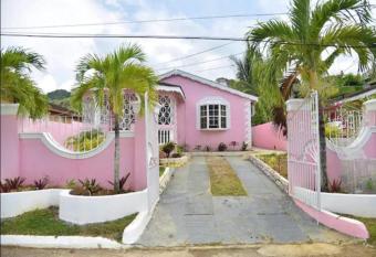 Palm Tree Villa has Balcony rooms