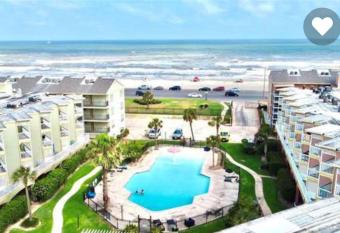 Ocean Waves Top Floor Oceanfront Condo w/Balcony has Balcony rooms