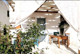 Naxos Mountain Retreat - Tiny House Build on Rock allows 18 year olds to book a room