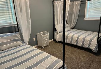 Blue Lagoon Hostel Shared Room allows 18 year olds to book a room