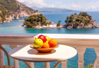 Alekas Parga Apartments has Balcony rooms