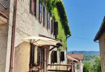 Borgo Francia has Balcony rooms