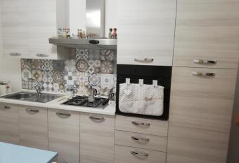 Alle Falde di Erice allows 18 year olds to book a room