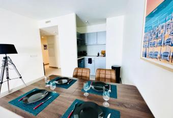 Cannes un spacieux appartement has Balcony rooms