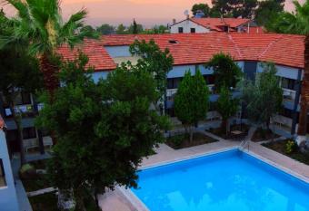 Artemis Y  r  k Otel has Balcony rooms