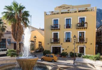 Hotel La Piazzetta has Balcony rooms