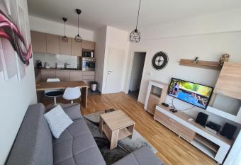 BURA OSIJEK allows 18 year olds to book a room