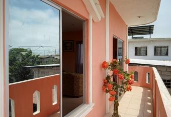 Casa y Habitaciones PlayAzul has Balcony rooms