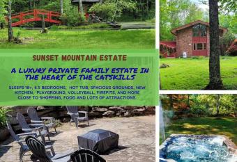 Sunset Estate in the Catskills has Balcony rooms