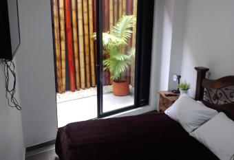 LINDO APTO EN EL NORTE DE ARMENIA MUY BIEN UBICADO has Balcony rooms