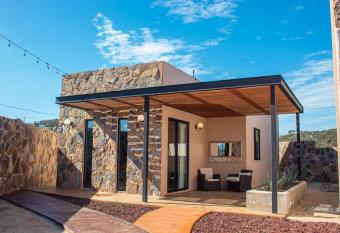 Catrina Valle - Ubicacion 10 has Balcony rooms