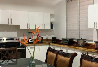 Chaud Duvet alojamiento acogedor y amplio. allows 18 year olds to book a room