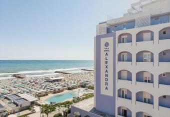Hotel Alexandra - Beach Front -XXL Breakfast & Brunch until 12 30pm has Balcony rooms
