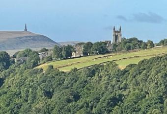 Inviting 4 Berth caravan in Hebden Bridge has Balcony rooms