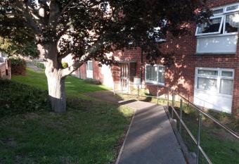 1-Bed Apartment in Bridport great location allows 18 year olds to book a room