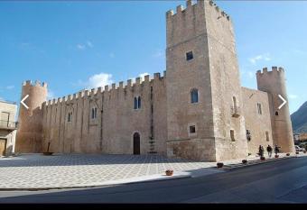 Appartamento arancio allows 18 year olds to book a room