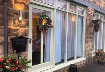 1 Coach House Mews - Matlock Bath has Balcony rooms