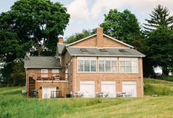 Serene 6BR country home getaway on 325 acres w ATV has Balcony rooms