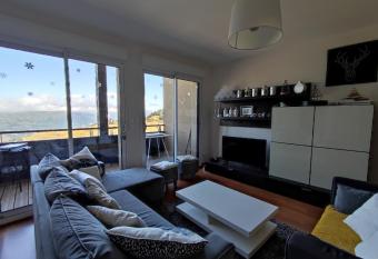 Le Cosy Pyr  n  es pied de pistes S  rias allows 18 year olds to book a room