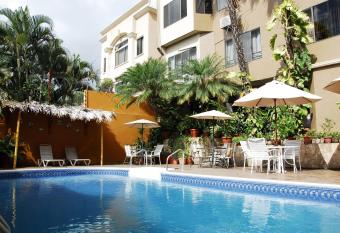 Aparthotel Guijarros allows 18 year olds to book a room