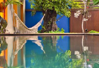 Estalagem Bonfim, 351 allows 18 year olds to book a room