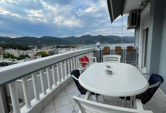 Waterview apartment has Balcony rooms
