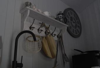 Nefoedd Romantic Shepherds Hut has rooms with a private hot tub