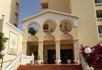 Castle Harbour Los Christianos allows 18 year olds to book a room