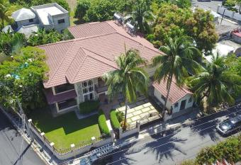 Spacious 8 Bedroom 10 Bath Villa THE CENTER of Sosua allows 18 year olds to book a room