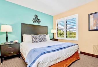 1BR King Suite with BBQ Pool & Hot Tub allows 18 year olds to book a room