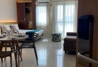 Flat PRAIA de Camburi allows 18 year olds to book a room