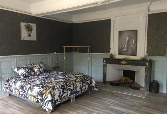 Le mas Rocamour allows 18 year olds to book a room