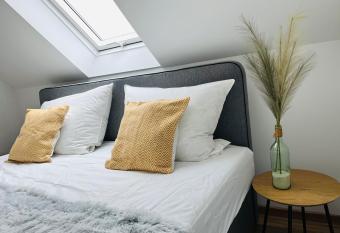 Connect 9.1 allows 18 year olds to book a room