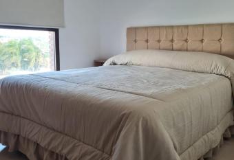 Depto Costanera VM con Cochera allows 18 year olds to book a room