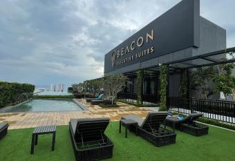 13 Beacon Executive Suites #RoofTopPool #LuxurySuites has Balcony rooms