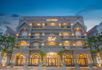 Anik Boutique Hotel has Balcony rooms