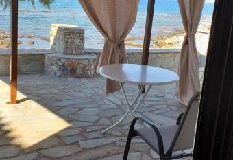 Seaside Apartment has Balcony rooms