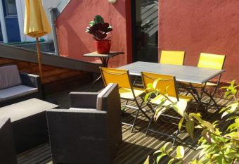 Nice 54m With Terrace In The Heart Of Nantes has Balcony rooms