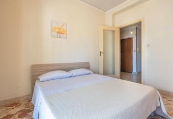 Casa Moro has Smoking/Balcony rooms