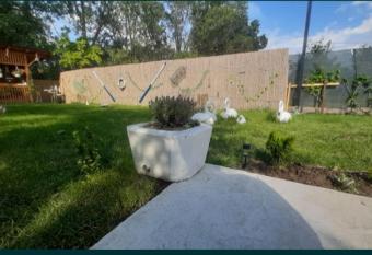 Pensiunea La Nelu Victoria allows 18 year olds to book a room