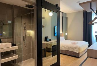 FUHOTEL allows 18 year olds to book a room