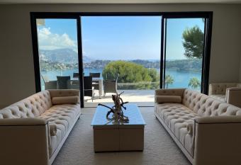 Villa LA ALEGRIA has Balcony rooms