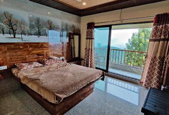 Gawde Residency Mahabaleshwar has Balcony rooms