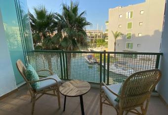 AIRE DE SOTOGRANDE allows 18 year olds to book a room